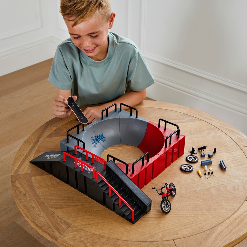 Skate Park Skate Bowl Finger Skateboard Set