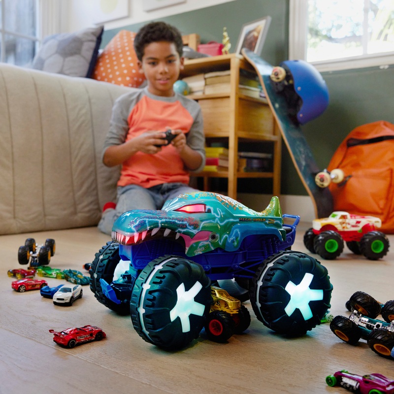 Hot Wheels Monster Trucks Power Smashers 1:15 Remote Control Mega Wrex Alive
