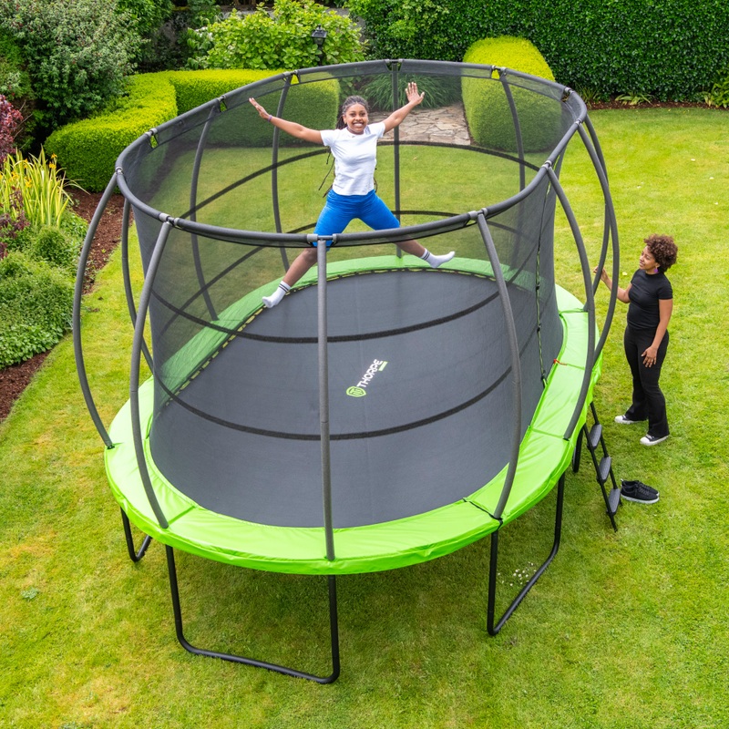 15 x 10ft Thorpe Sports Oval Trampoline with Enclosure Net