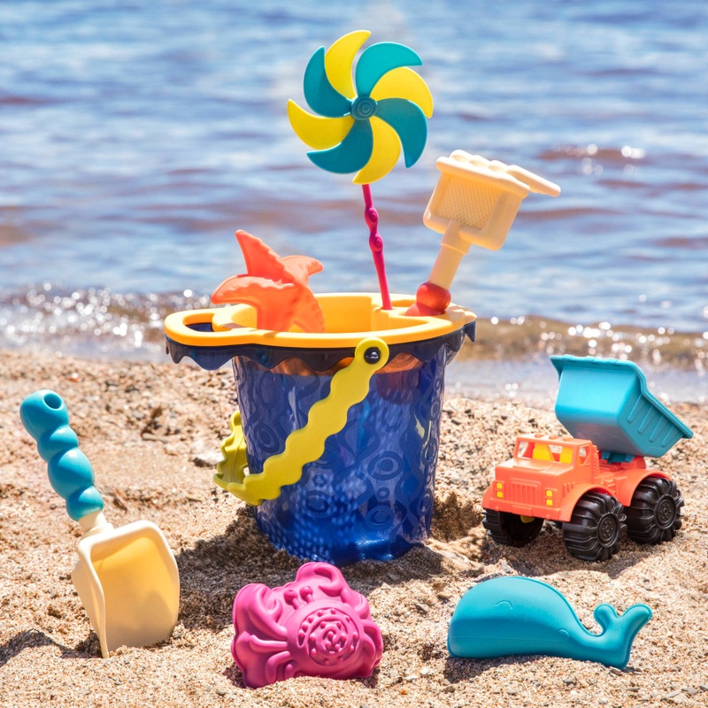B. toys Sands Ahoy! Beach Bucket and Beach Toy Set Navy