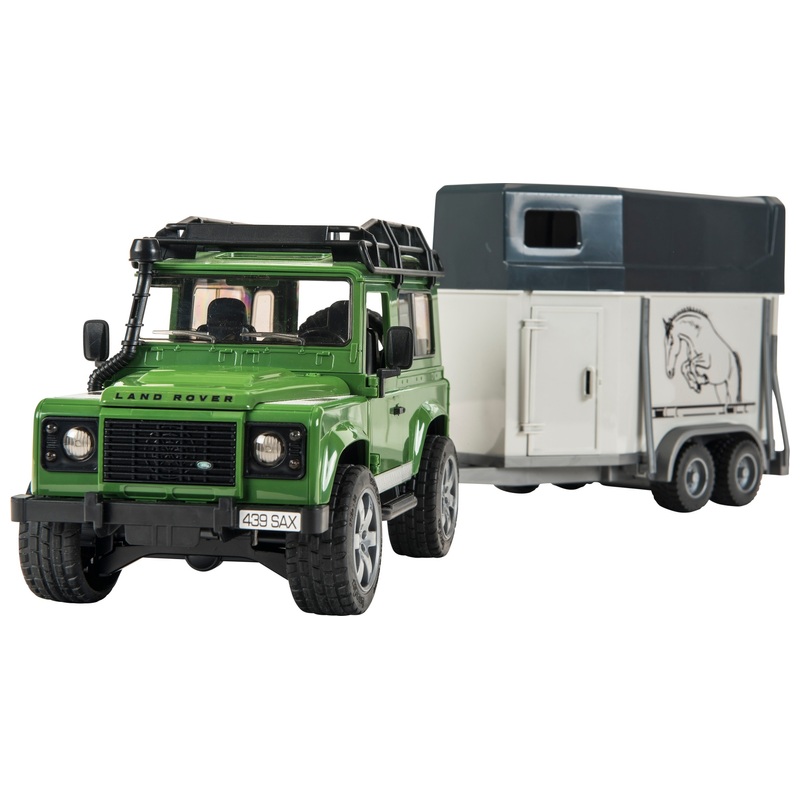 Bruder 1:16 Land Rover Defender with Horse Trailer 7 Bruder 1:16 Land Rover Defender with Horse Trailer