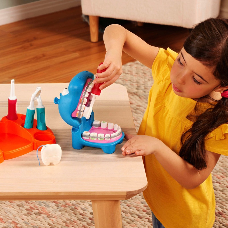 Battat Hippodontist Colour-Changing Dentist Playset 2 Battat Hippodontist Colour-Changing Dentist Playset