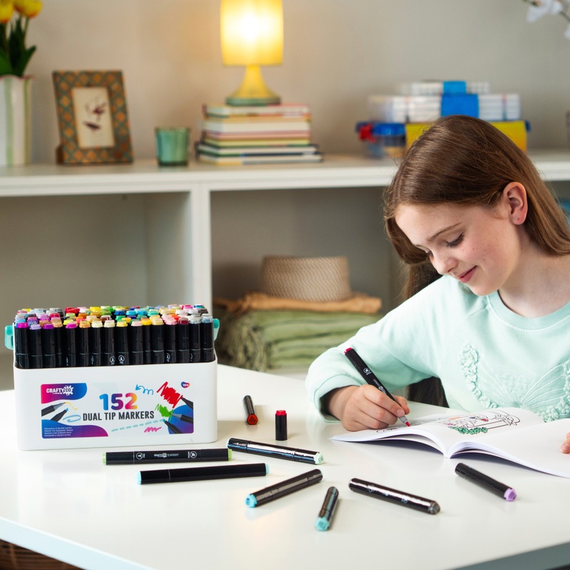 Crafty Co. Professional Dual Tip Alcohol Markers Set with Carry Case 152 Colours