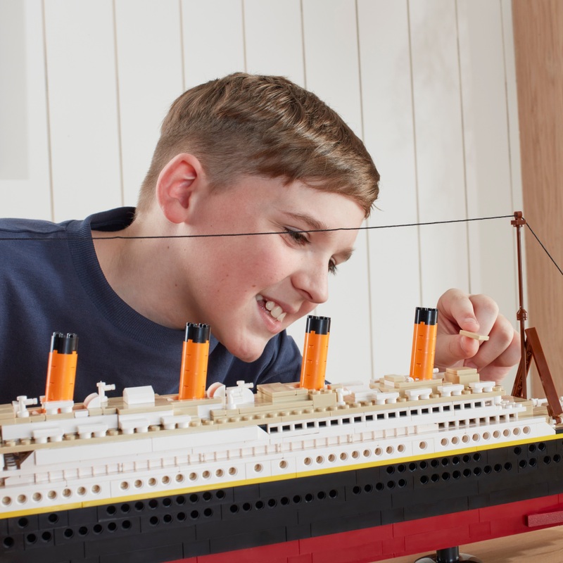 Build-It Deluxe Titanic 878 Piece Building Bricks Oxford Set 6 Build-It Deluxe Titanic 878 Piece Building Bricks Oxford Set