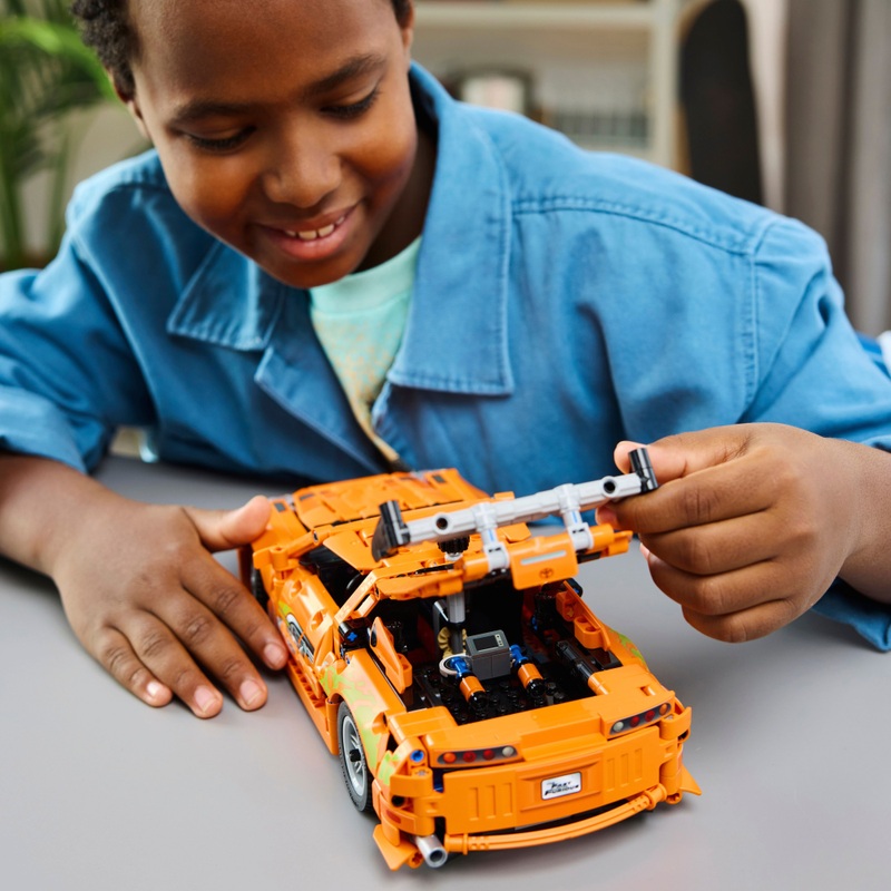 LEGO Technic 42204 Fast and Furious Toyota Supra MK4 Car Set 4 LEGO Technic 42204 Fast and Furious Toyota Supra MK4 Car Set