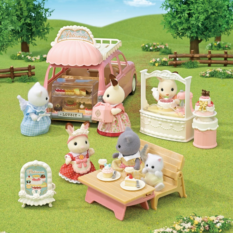 Sylvanian Families Village Cake Shop Starter Set