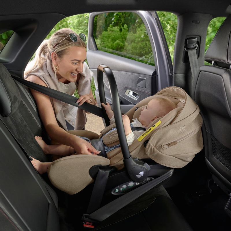 Joie Signature Finiti Flex 3-in-1 Travel System Bundle with i-Level Pro Car Seat and ISOFix Base 7 Joie Signature Finiti Flex 3-in-1 Travel System Bundle with i-Level Pro Car Seat and ISOFix Base