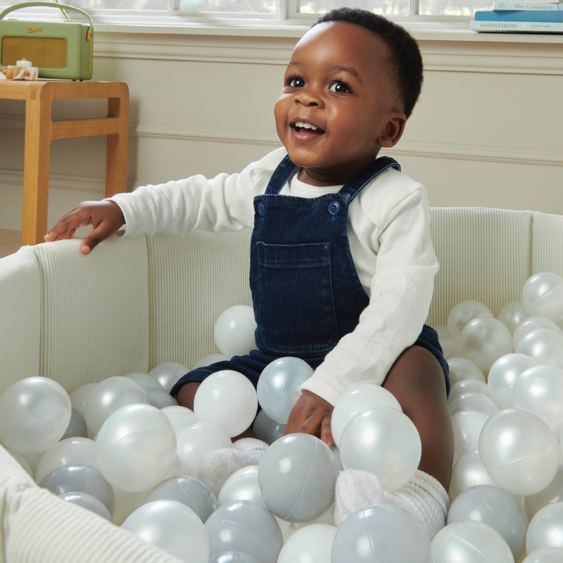 Play Factory Foam Ball Pit with 150 Balls Ivory