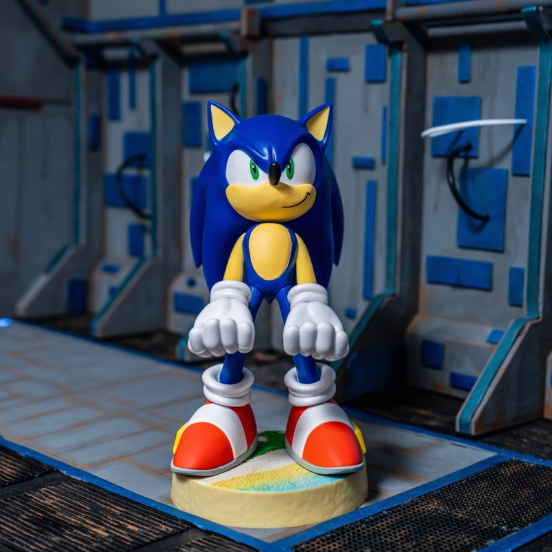 Modern Sonic Cable Guy - Phone and Controller Holder