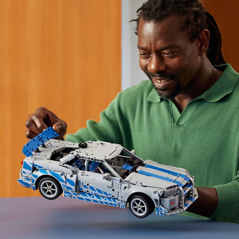 LEGO Technic 42210 2 Fast 2 Furious Nissan Skyline GT-R (R34) Car Set for Adults 4 LEGO Technic 42210 2 Fast 2 Furious Nissan Skyline GT-R (R34) Car Set for Adults