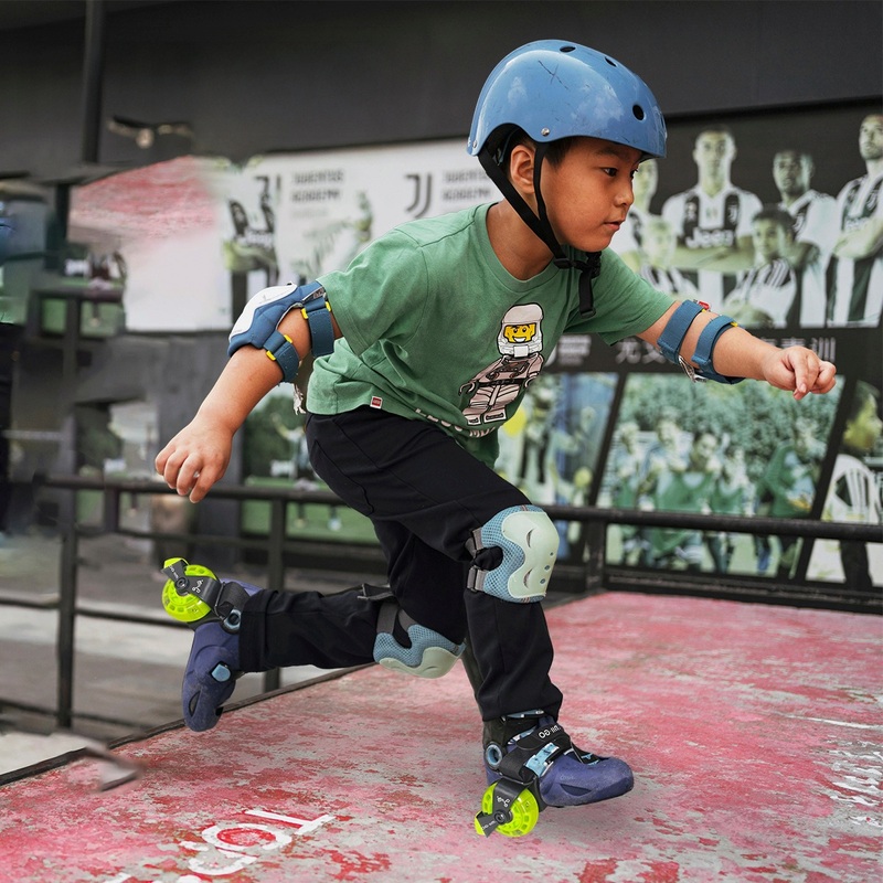 Mii.Go Flashing Roller Wheeled Shoe Green Skates with Lights