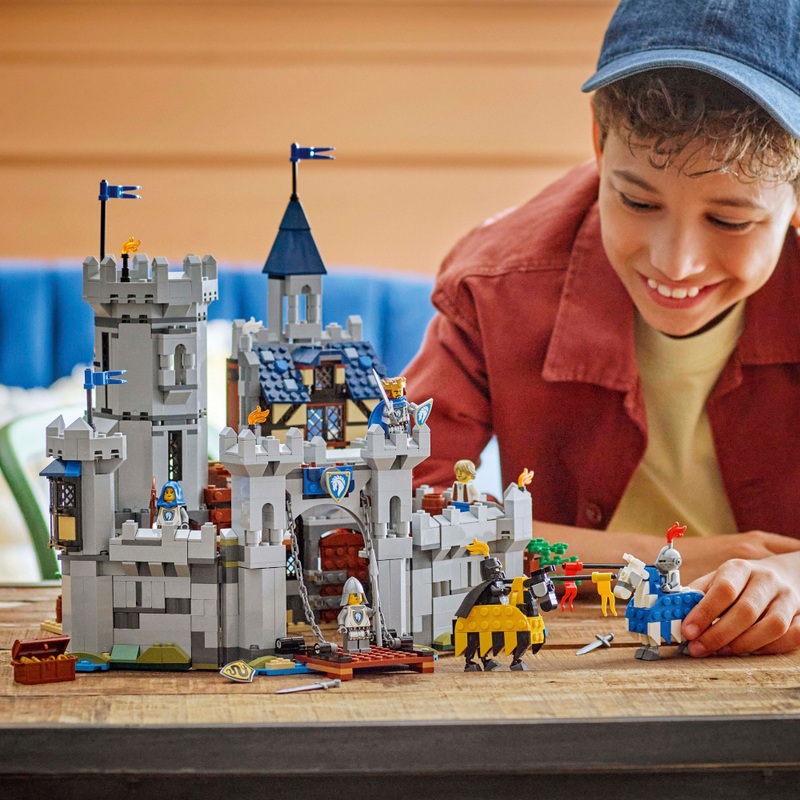 LEGO Creator 31168 3-in-1 Medieval Horse Knight Castle Set 6 LEGO Creator 31168 3-in-1 Medieval Horse Knight Castle Set