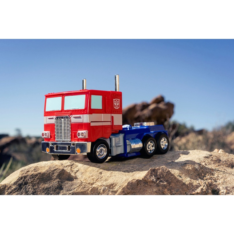 Transformers Remote Control Optimus Prime Converting Robot 2 Transformers Remote Control Optimus Prime Converting Robot