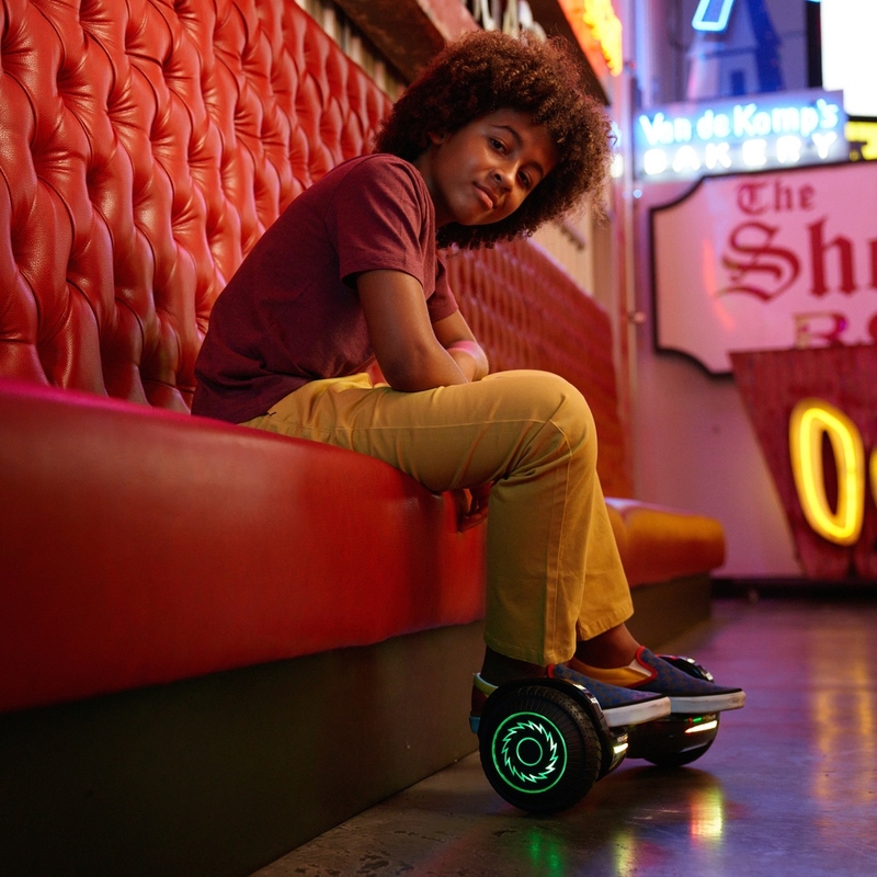 Razor Hovertrax Prizma Self-Balancing Hoverboard Black 4 Razor Hovertrax Prizma Self-Balancing Hoverboard Black