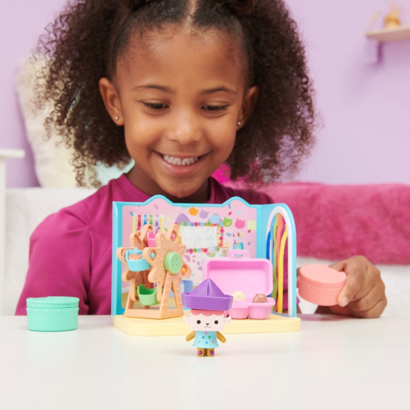 Gabby's Dollhouse Core Room Playset: Baby Box Cat Craft-a-Riffic Room