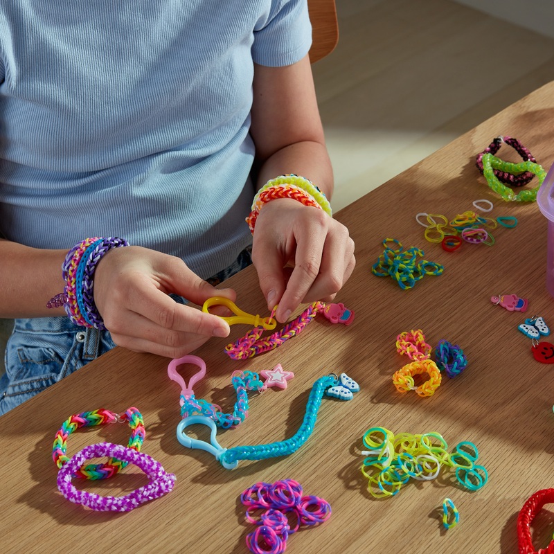 Mega Loom Band Jewellery Making Kit 8000+ Pieces 6 Mega Loom Band Jewellery Making Kit 8000+ Pieces