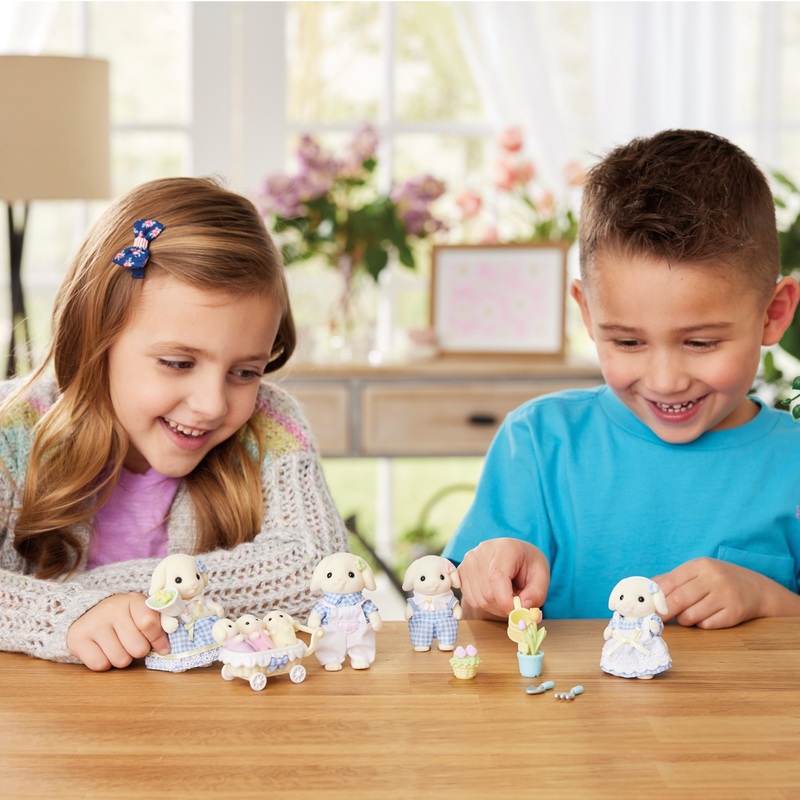 Sylvanian Families Flora Rabbit Family 4 Sylvanian Families Flora Rabbit Family