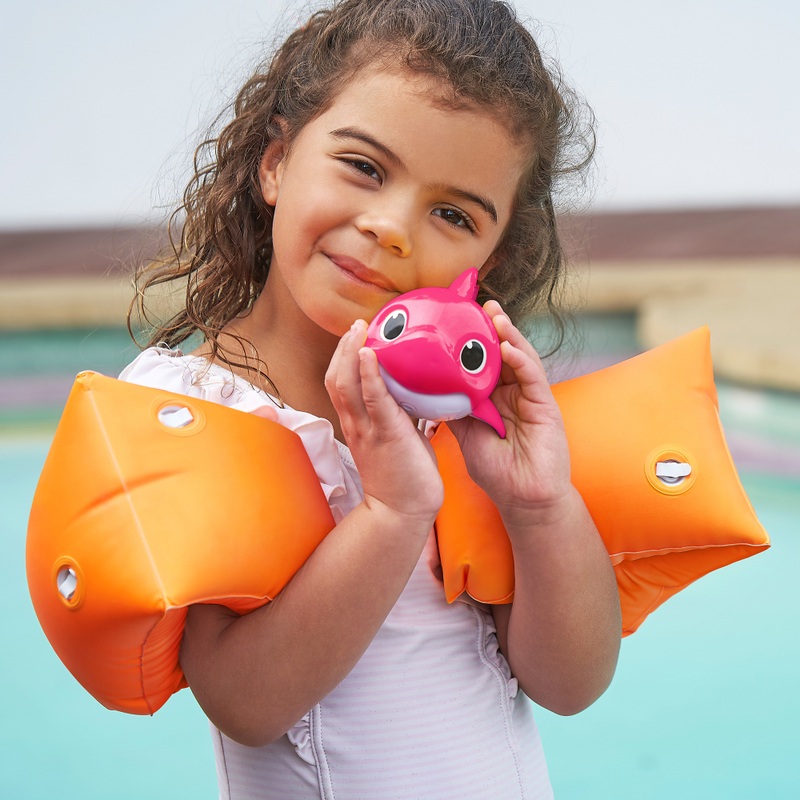 Baby Shark Sing & Swim Bath Toy Mommy 2 Baby Shark Sing & Swim Bath Toy Mommy