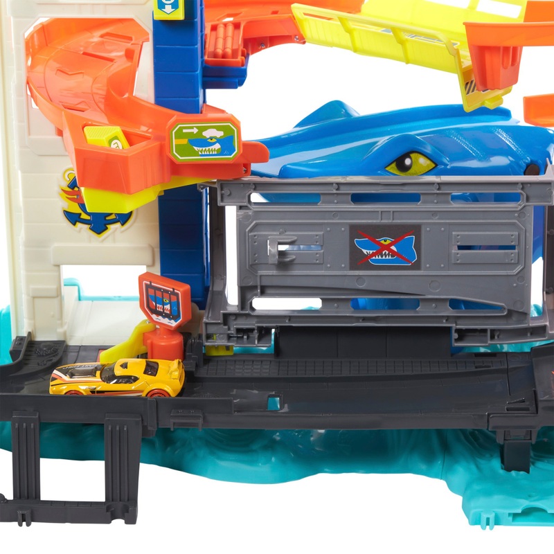 Hot Wheels City Attacking Shark Escape Playset 6 Hot Wheels City Attacking Shark Escape Playset