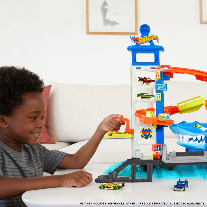 Hot Wheels City Attacking Shark Escape Playset 7 Hot Wheels City Attacking Shark Escape Playset