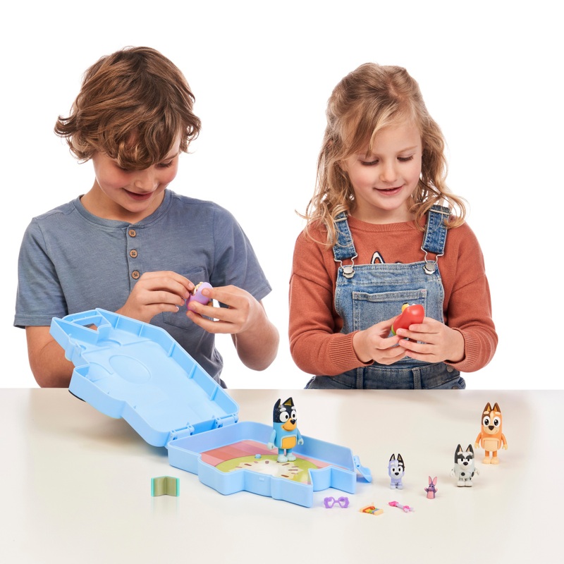 Bluey Playset Ultimate Play and Go Collector Case 3 Bluey Playset Ultimate Play and Go Collector Case