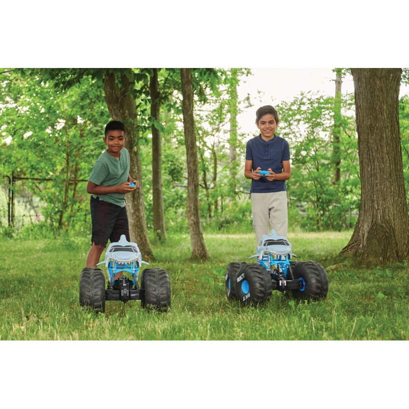 Monster Jam 1:6 Remote Control All-Terrain Megalodon Monster Truck 7 Monster Jam 1:6 Remote Control All-Terrain Megalodon Monster Truck