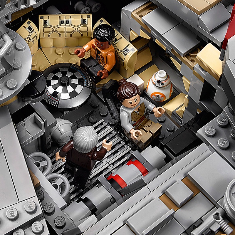 LEGO Star Wars 75192 Ultimate Collector Series Millennium Falcon Set 4 LEGO Star Wars 75192 Ultimate Collector Series Millennium Falcon Set
