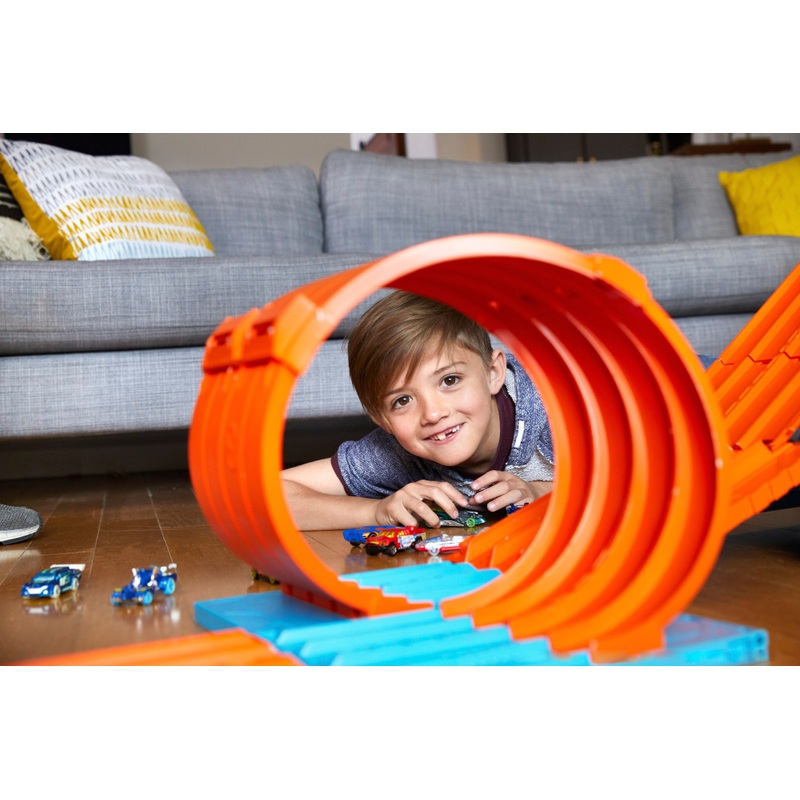 Hot Wheels Track Builder Race Crate with 2 Die-Cast Cars 3 Hot Wheels Track Builder Race Crate with 2 Die-Cast Cars