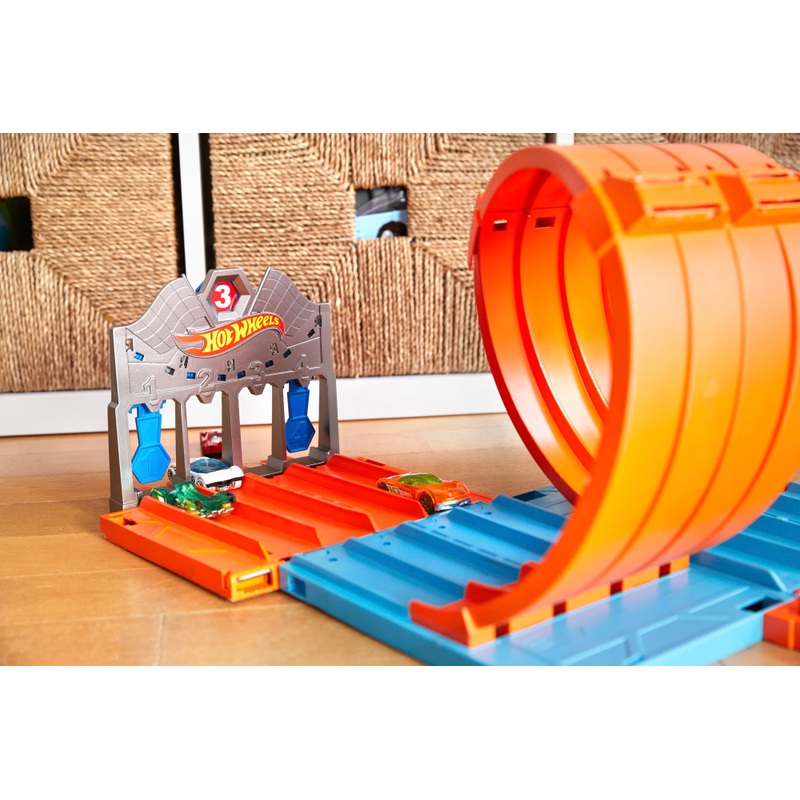 Hot Wheels Track Builder Race Crate with 2 Die-Cast Cars 4 Hot Wheels Track Builder Race Crate with 2 Die-Cast Cars